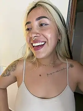ManuelaVeeleez webcam