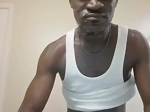 Maculine_Stayr webcam