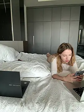 Nura_n_Sarah webcam