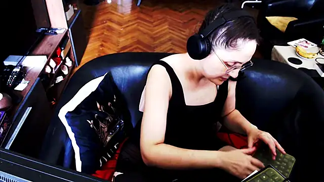 imperatriza (F milf) - my breasts 2 h PUBLIC
