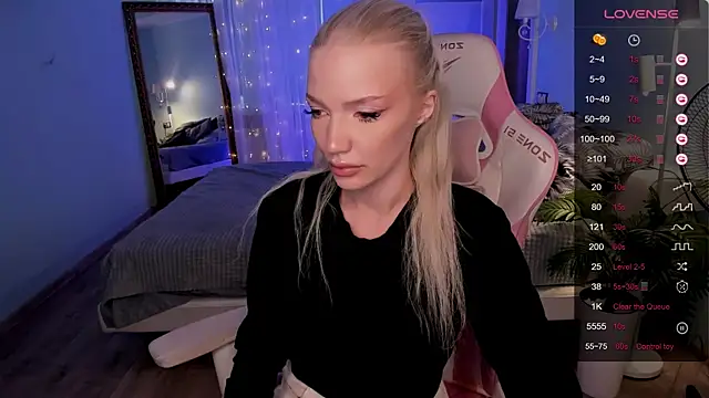 AnyaTaylor_ webcam