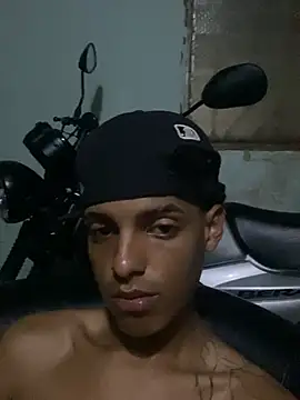 Aleexxx_2005 webcam