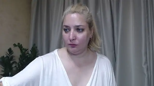 sweetpussy13 webcam