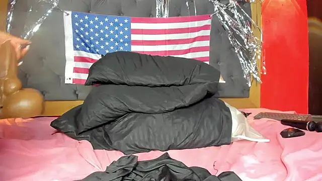 YayaHilton webcam