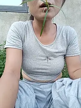 Linda-yiyi webcam