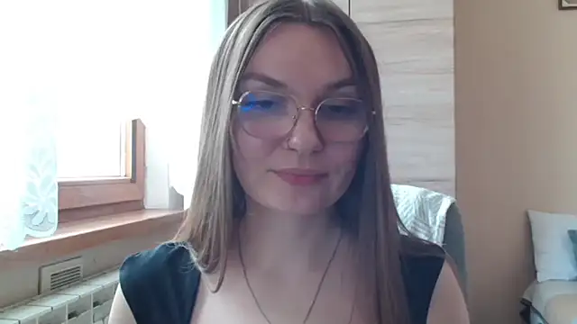 LooveELLYx webcam