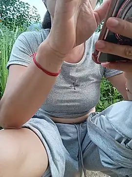 Linda-yiyi webcam