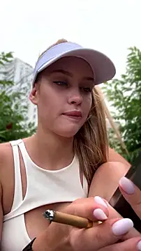 KikiWatson webcam