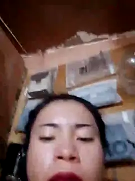YourHotMenxie18 webcam