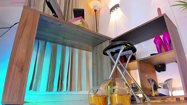 Anastacia_lestrange webcam