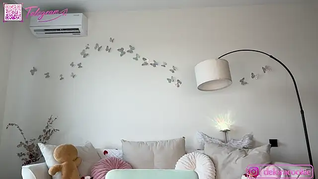 delorathecookiee webcam