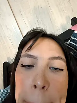 LinaEatCookies webcam