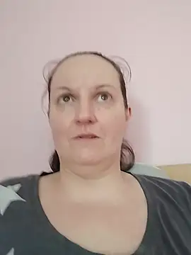 BustyLadyAlma webcam