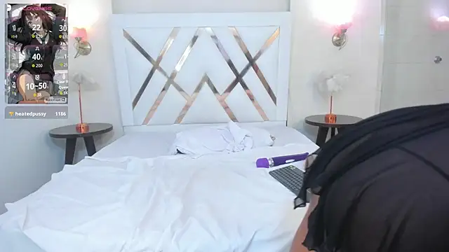 Sky_Collins_ webcam