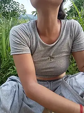 Linda-yiyi webcam