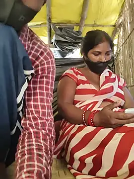 Indiandesicouple155 webcam