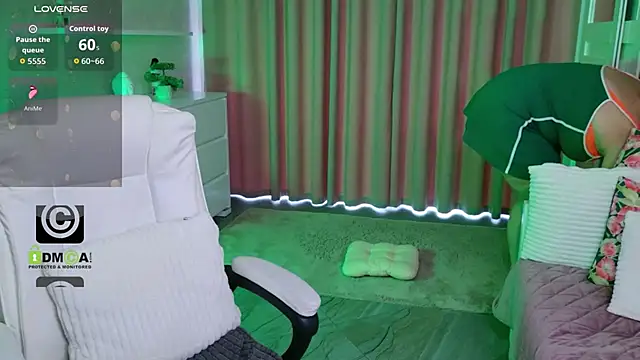 KellyKleine webcam