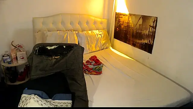 NinaDOM4CUM webcam