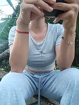 Linda-yiyi webcam