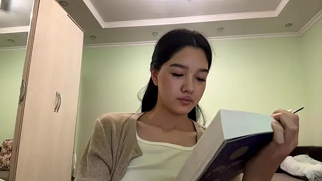 MintyMuse webcam