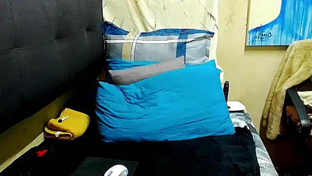 Brunettedevon33