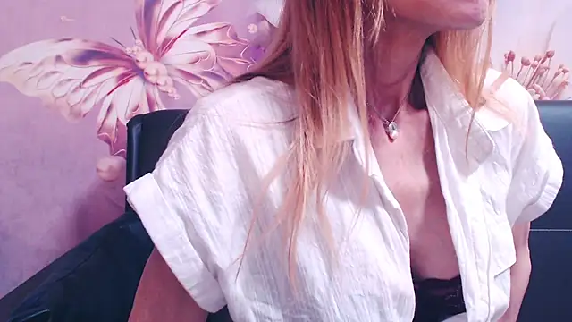 BlondPussy webcam