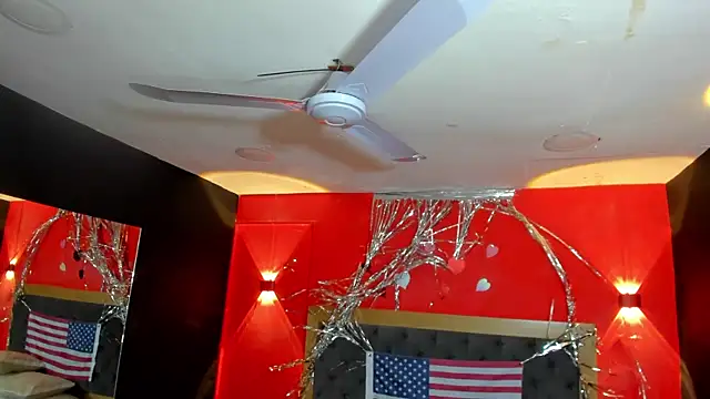YayaHilton webcam