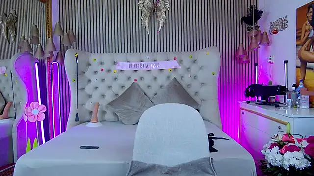 PlayfulShow webcam