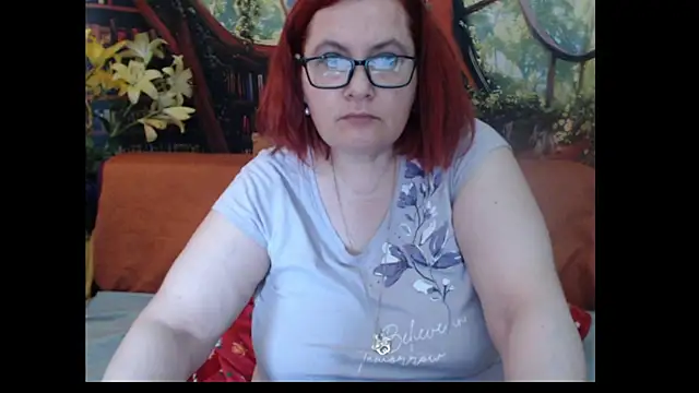 PlayfullMature webcam