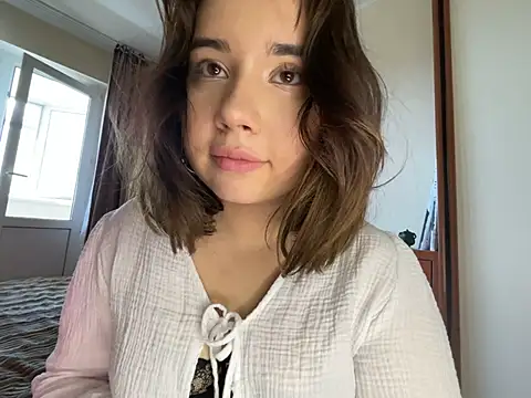 Viviaaan_n live sex cam