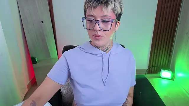 Rebeka-baker webcam