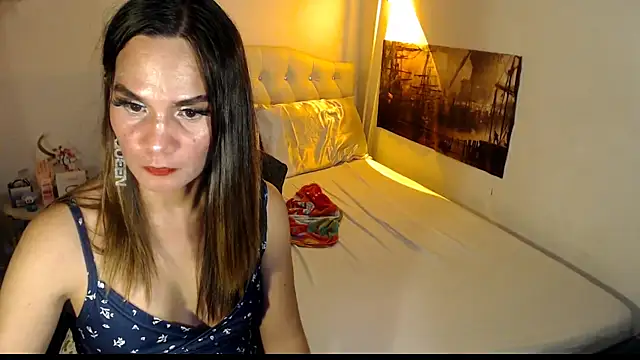 NinaDOM4CUM webcam