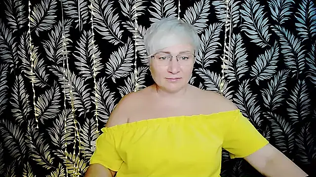 Olivia_playful webcam