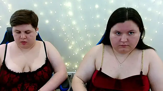 BeckyAndHellen webcam