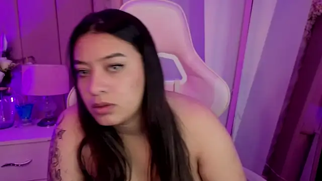 MollyBigBoobs12 webcam
