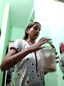 Sexy-Kajal2 webcam