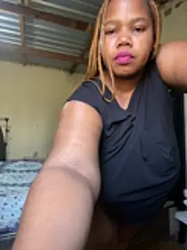 Curvycandy95 webcam