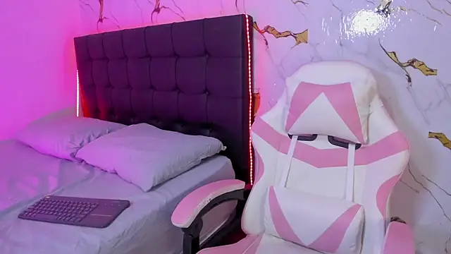 Scarlet_DLuce webcam