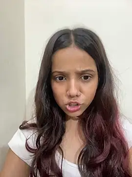 Maggie_748 webcam