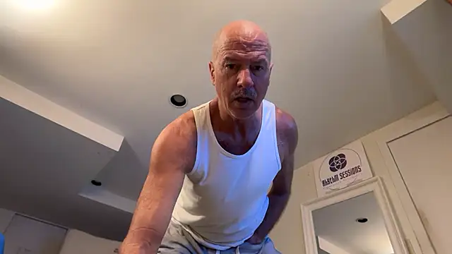 Guy__Grey webcam