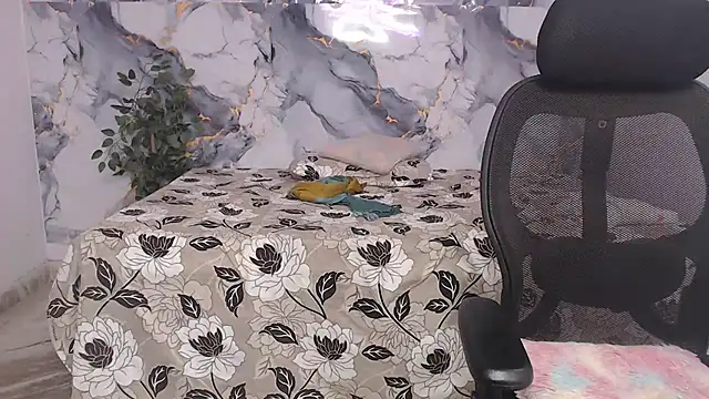 Deevisha-queen webcam