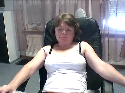 MoonLady40 webcam