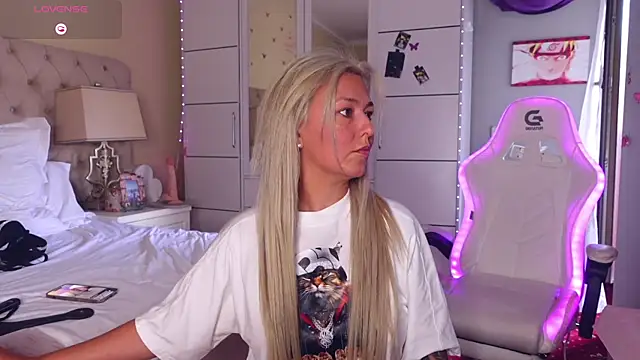 Alicia007 webcam
