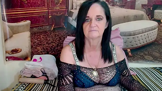 LuciousGrace webcam