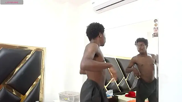 NoahJhonson69 webcam