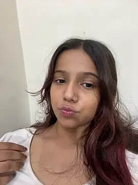 Maggie_748 webcam