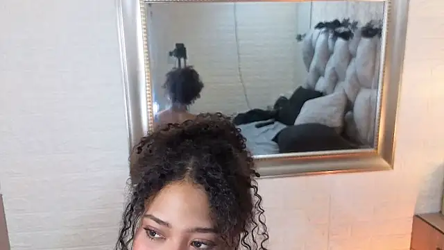 Meganisperfect69 webcam