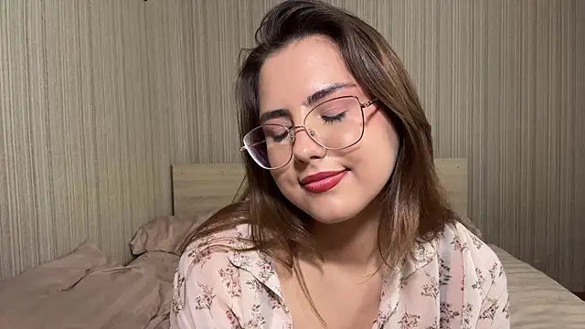 Mina_Aston webcam