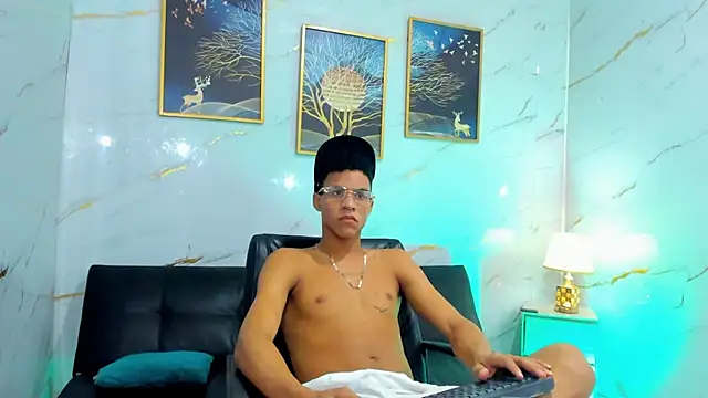 Kleyn_black webcam