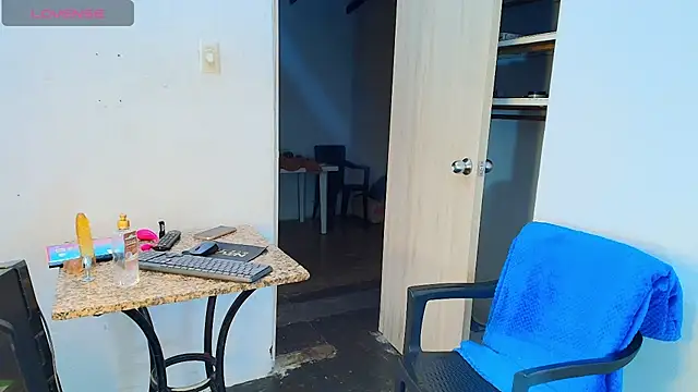 Oh_Tique webcam